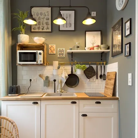 Cozee - Cozy 2-room With Netflix *