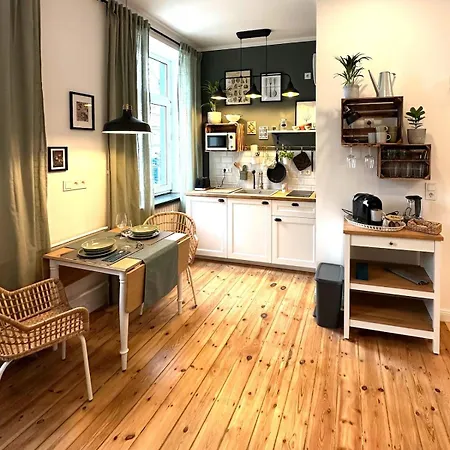 Cozee - Cozy 2-room With Netflix