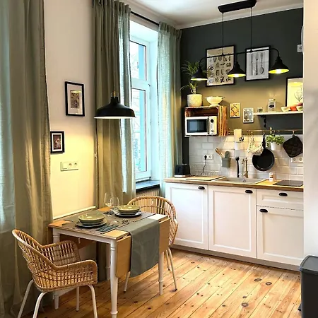Cozee - Cozy 2-room With Netflix