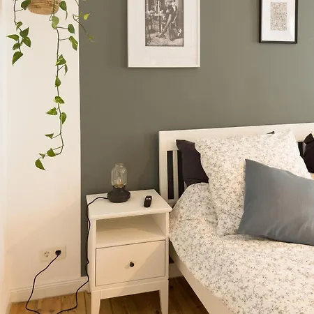 Cozee - Cozy 2-room With Netflix Lägenhet