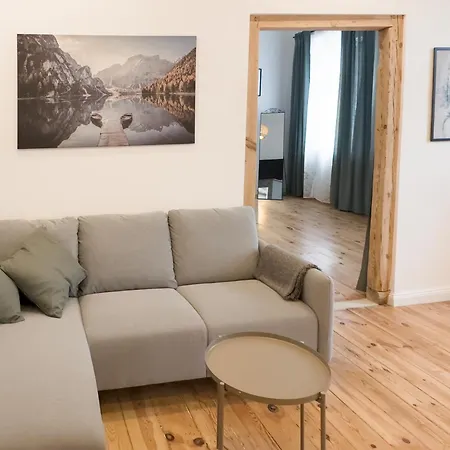 Cozee - Cozy 2-room With Netflix Apartment *