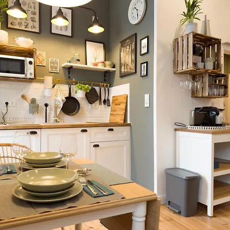 Cozee - Cozy 2-room With Netflix